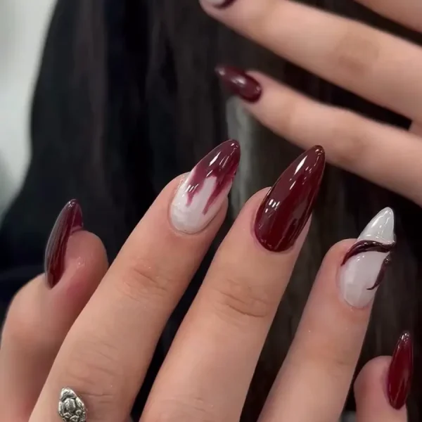 کاشت ناخن در صادقیه